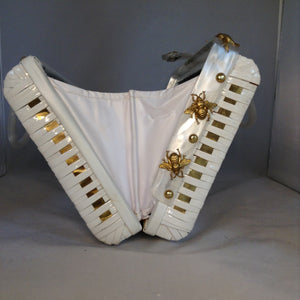 Vintage White Shiny British Hong Kong Straw Purse With Golden Metal Weaving, Golden Birds and Bees. White Pearl Lucite Handles. Dimensions - Height 8.5"; Width 11.5"; Depth 3.5"; Handles 4"