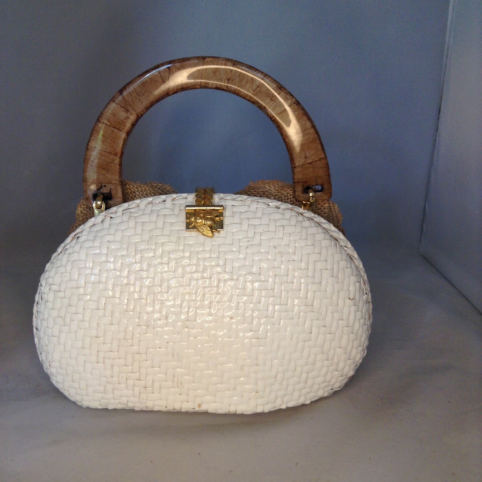 Vintage Shiny White Straw Purse With Tan Lucite Handle, Tan Hand-Made Burlap Roses And Golden Bumblebees. Dimensions - Height 6.25"; Length 9"; Depth 2.75"; Handle 4.5"